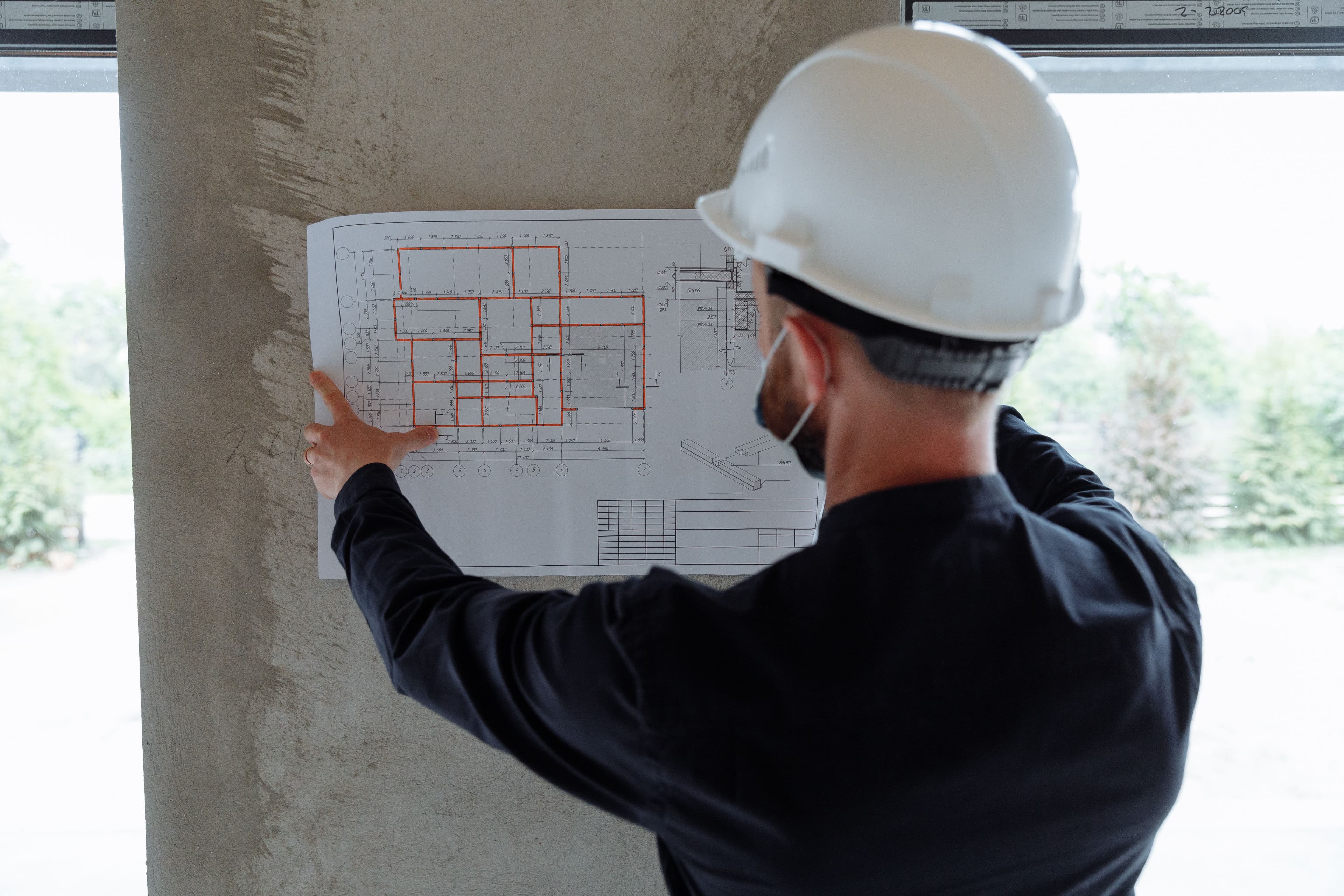 Proveedor revisando un requerimiento de obra